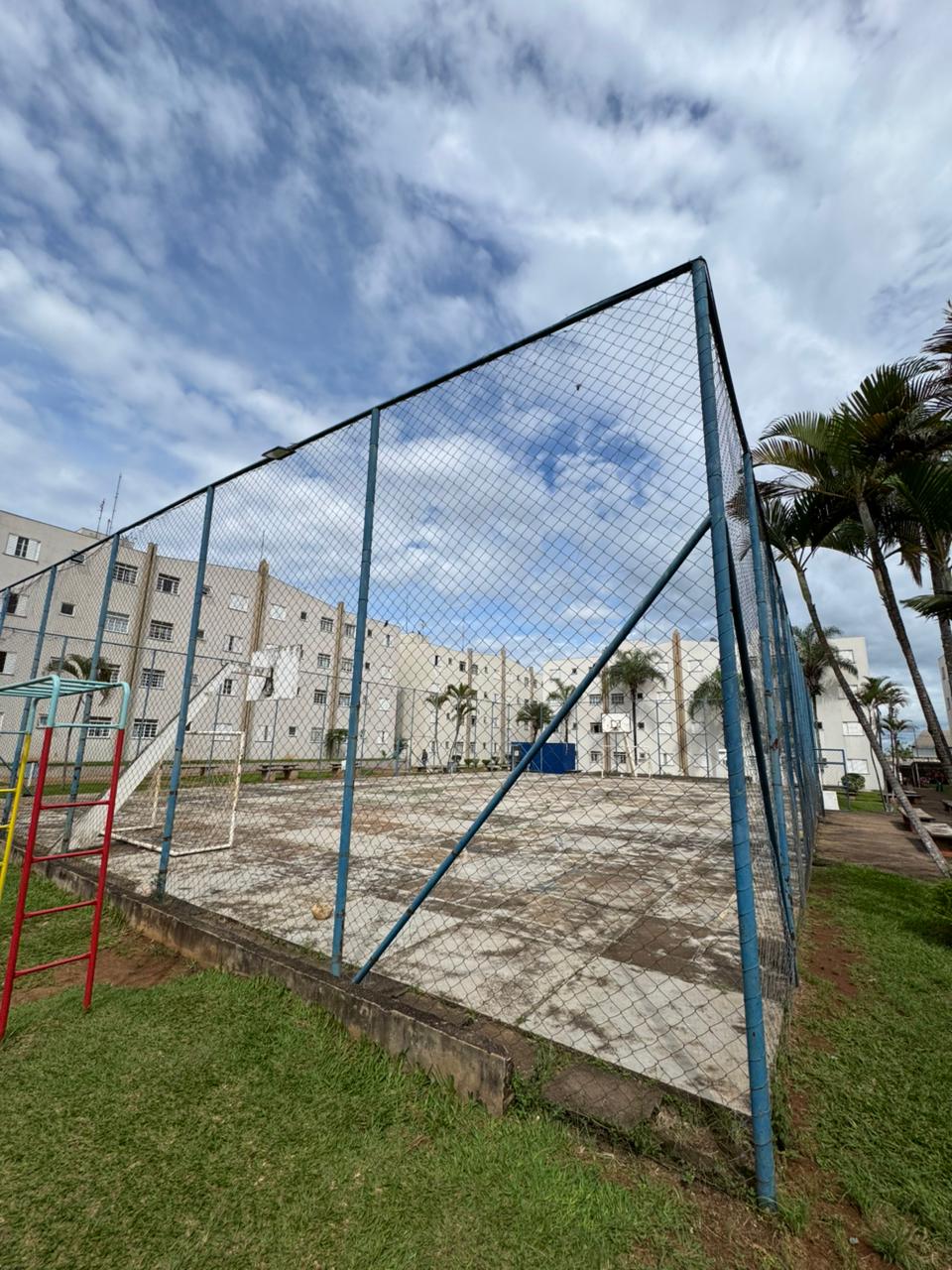 Apartamento no bairro Vila Pandolfo à Venda