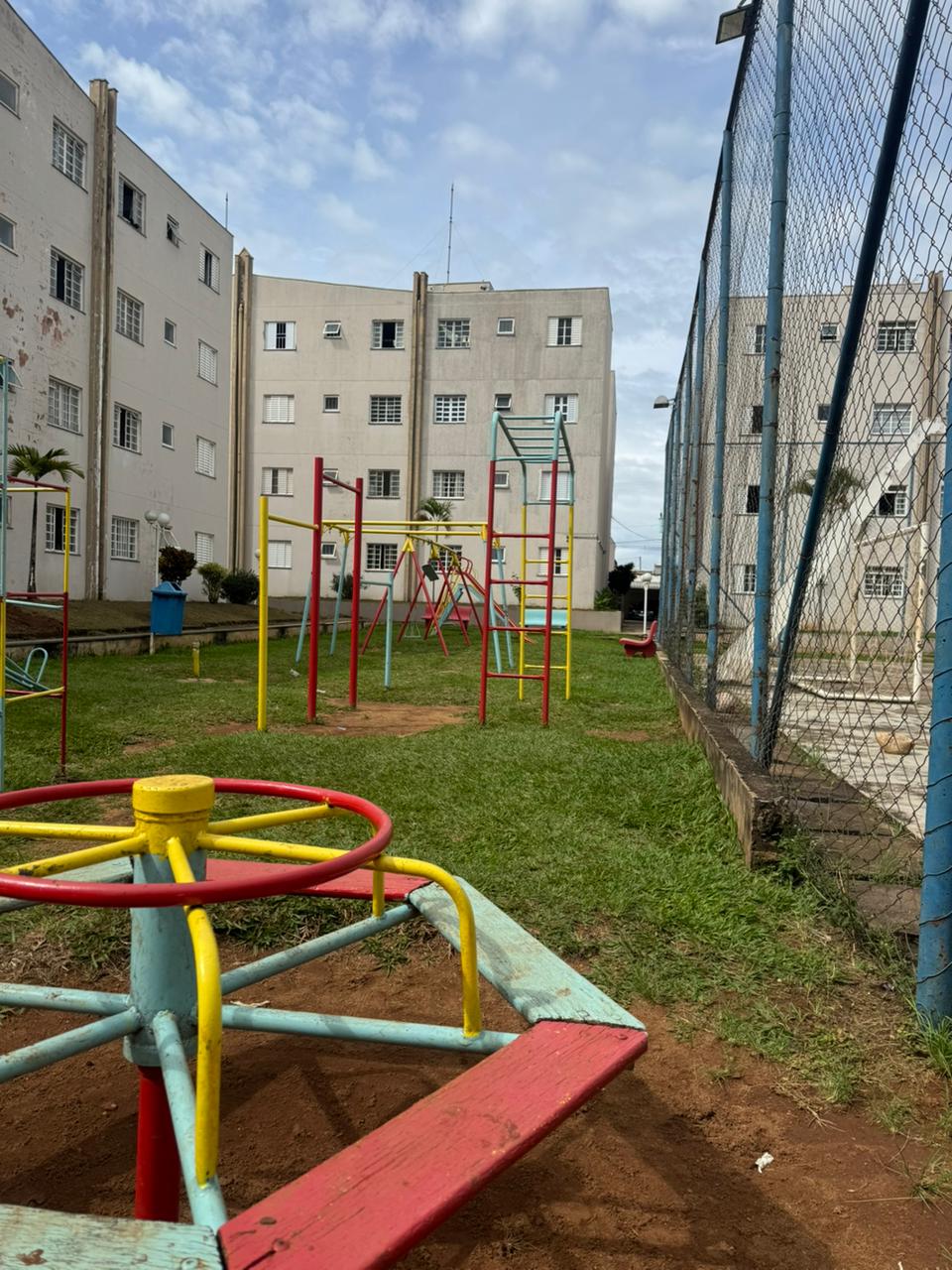 Apartamento no bairro Vila Pandolfo à Venda