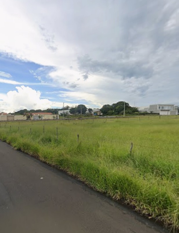 Terreno no bairro Parque das Árvores à Venda