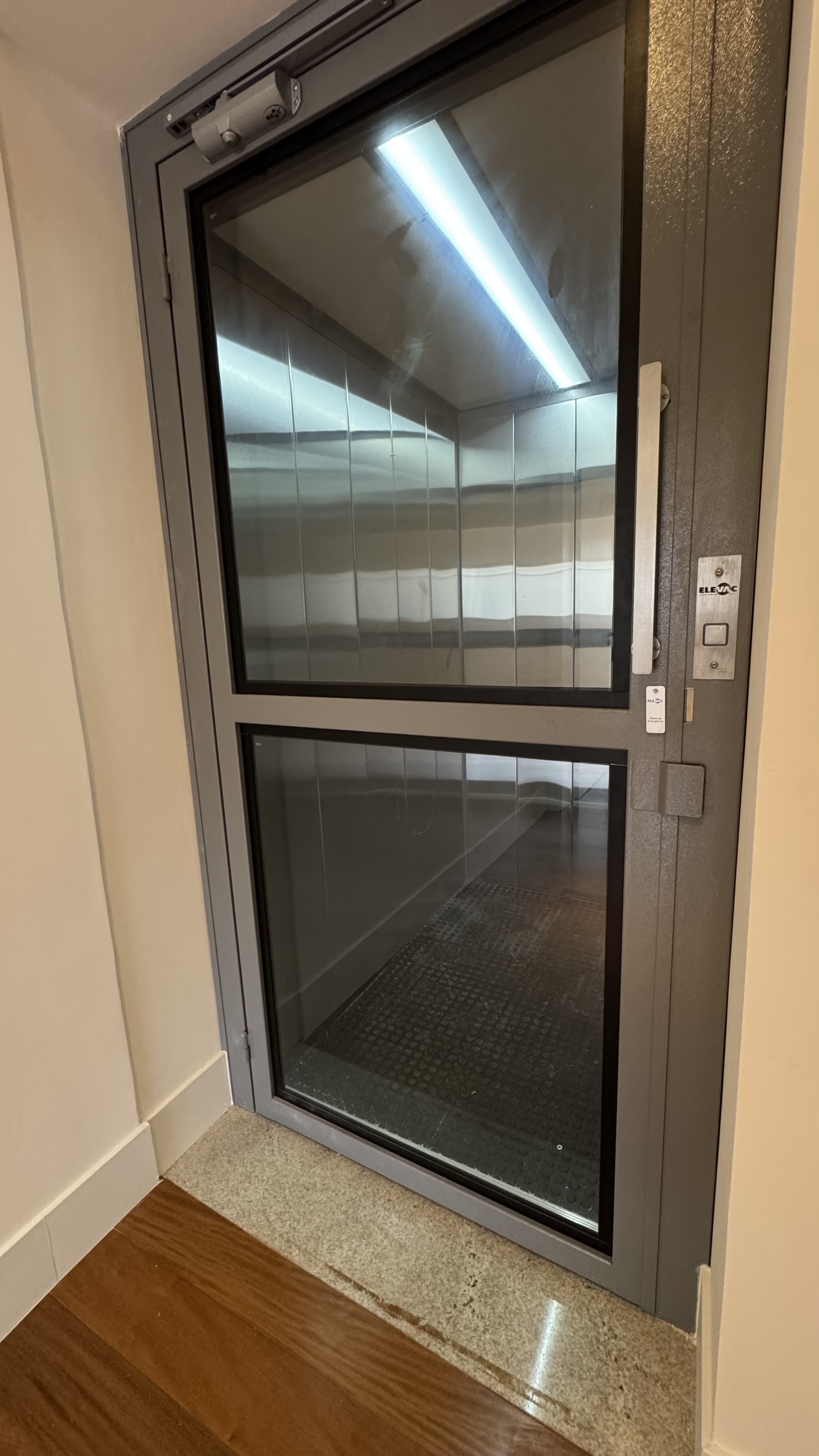 Casa em Condomínio Villa Di Capri à Venda