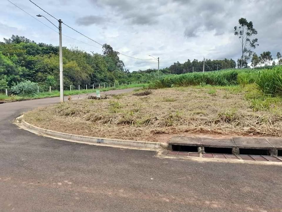 Terreno no bairro Morada do Lago à Venda
