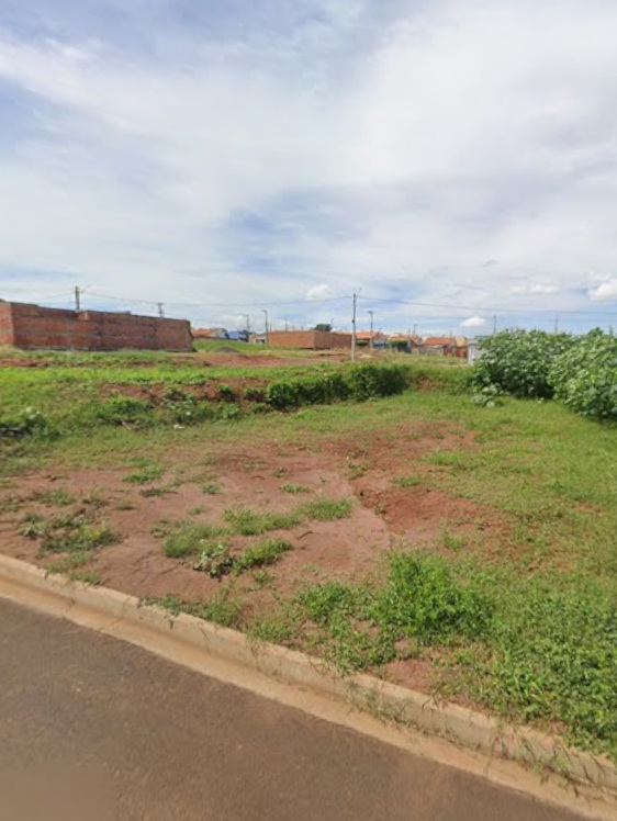 Terreno no bairro Residencial Hermínio Moretti à Venda