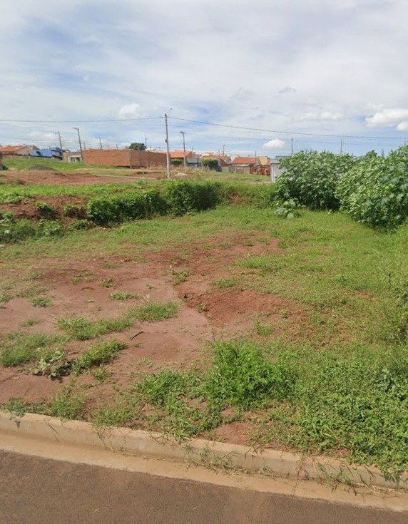 Terreno no bairro Residencial Hermínio Moretti à Venda