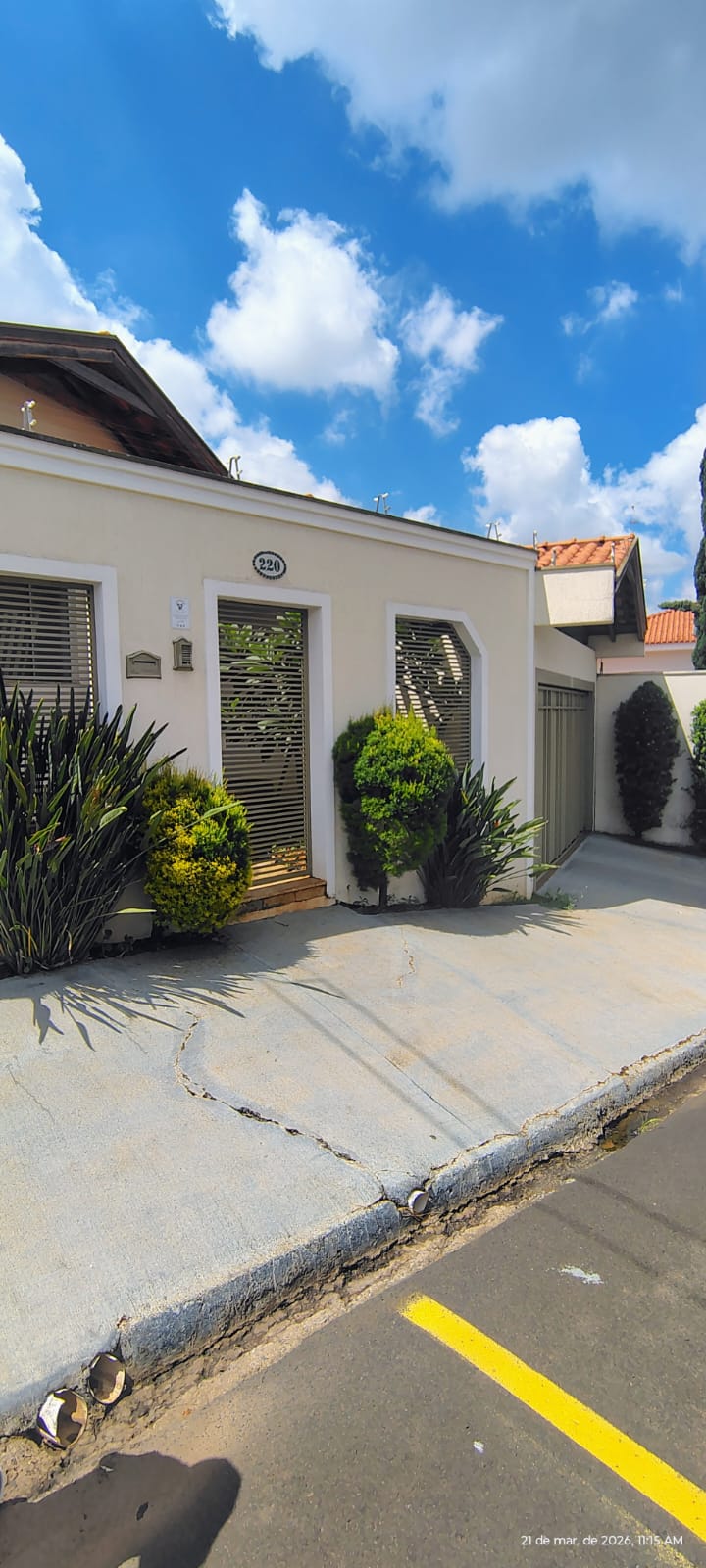 Casa no bairro Jardim Santana à Venda