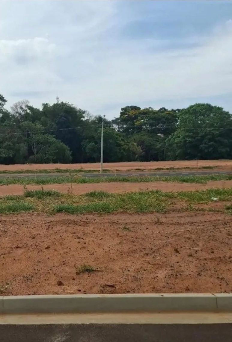 Terreno no bairro Jardim Maria Luiza à Venda