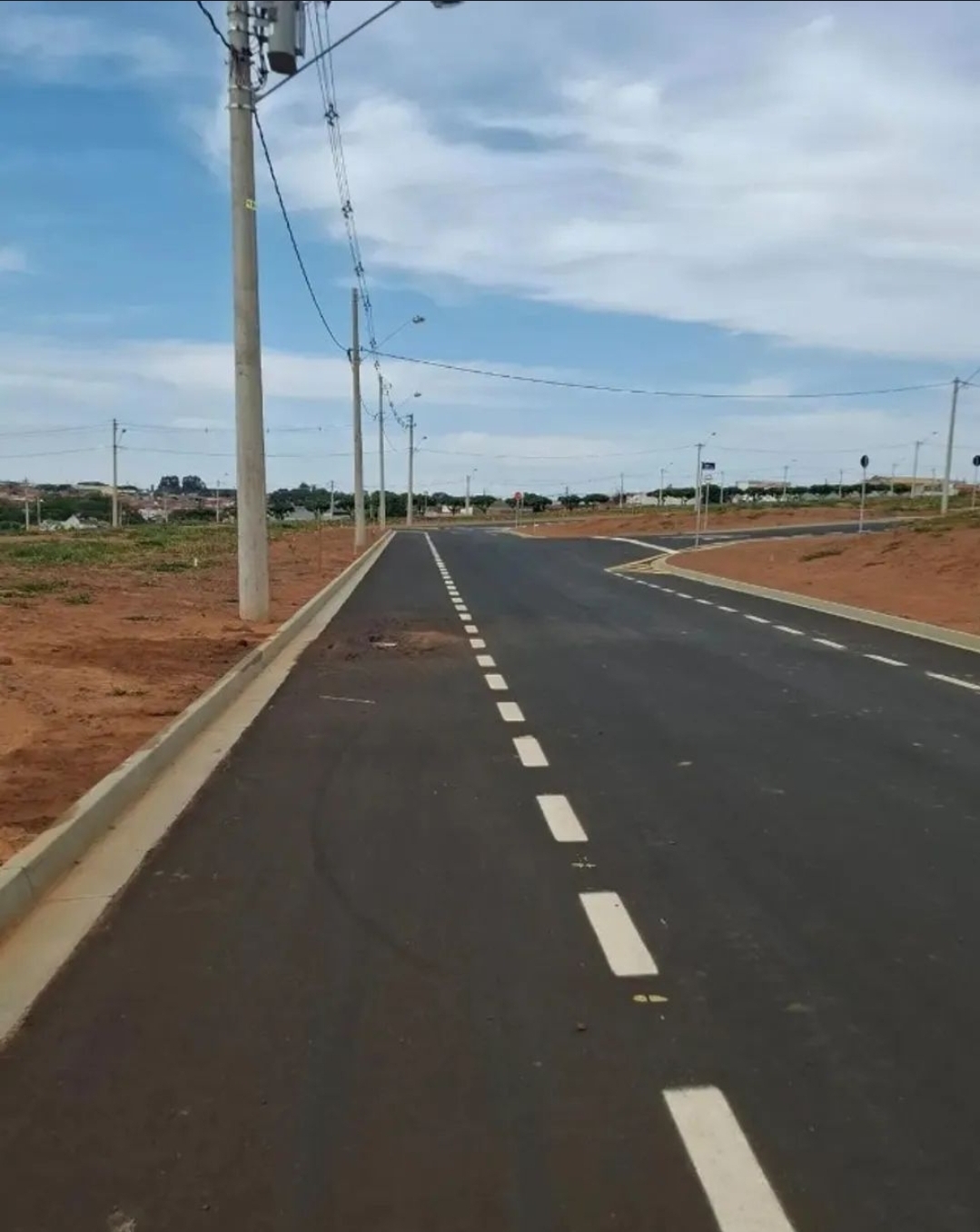 Terreno no bairro Jardim Maria Luiza à Venda