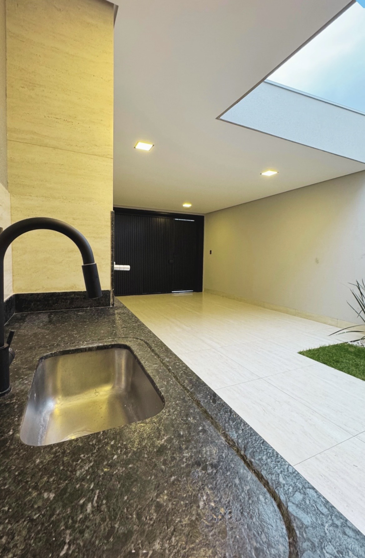 Casa no bairro Parque Moema à Venda