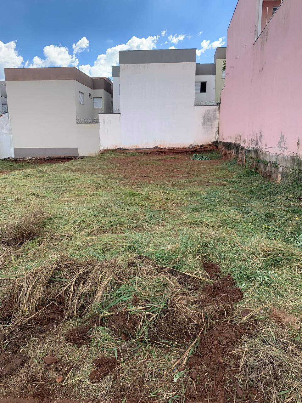 Terreno no bairro Prolongamento Jardim Ângela Rosa à Venda