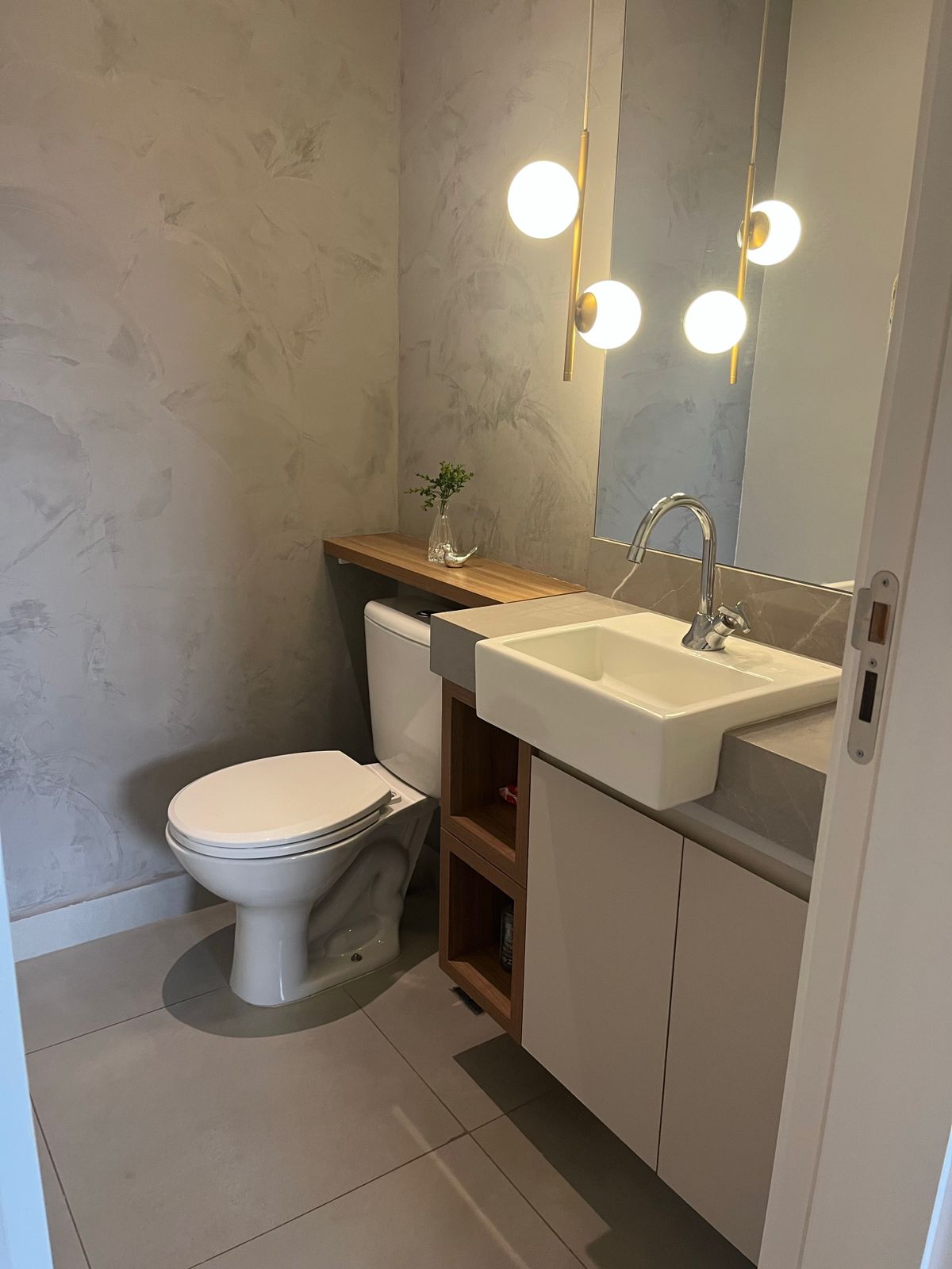 Apartamento no bairro Núcleo Agrícola Alpha à Venda