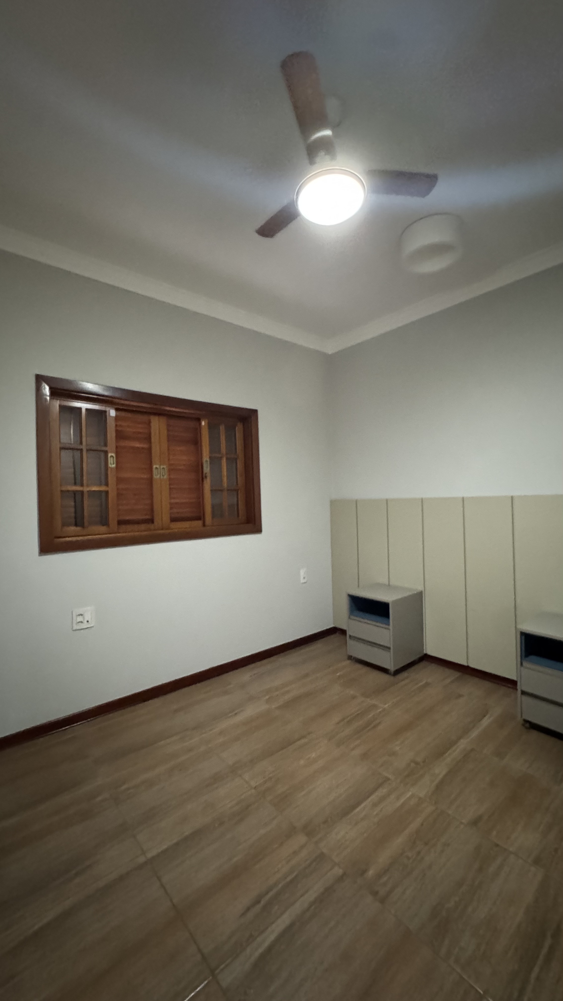Casa no bairro Vila Santos Dumont à Venda