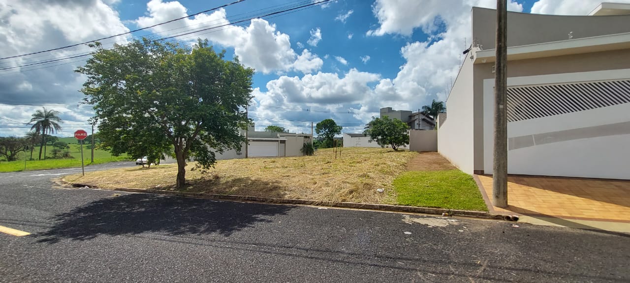 Terreno no bairro Residencial Amazonas à Venda