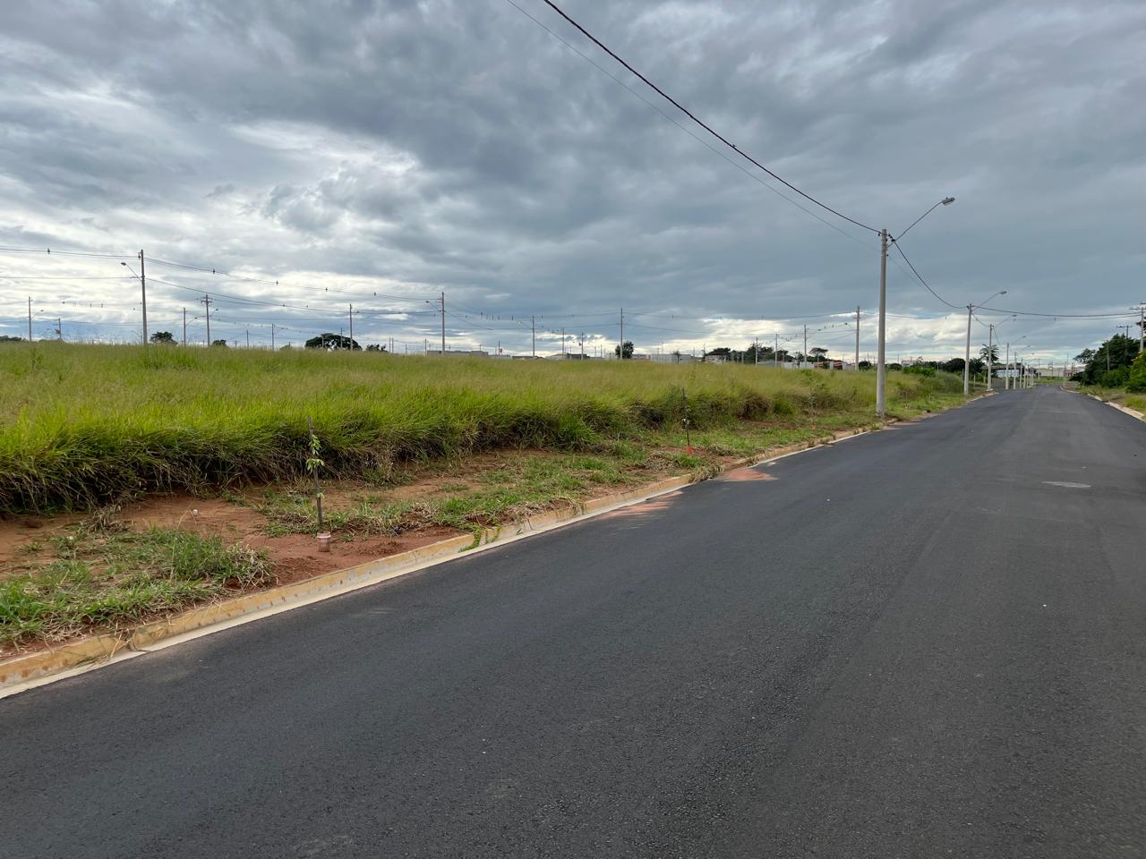Terreno no bairro Jardim Pulicano à Venda