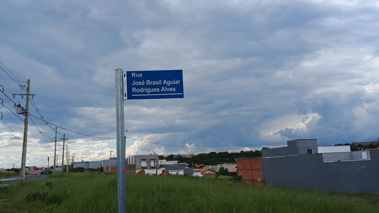 Terreno no bairro Parque dos Coqueiros à Venda