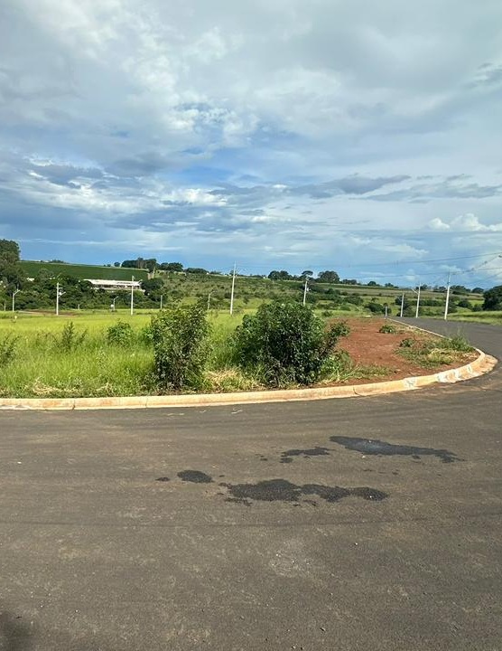 Terreno no bairro Vila Olímpica à Venda