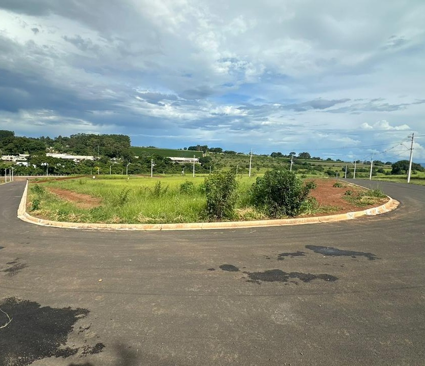 Terreno no bairro Vila Olímpica à Venda