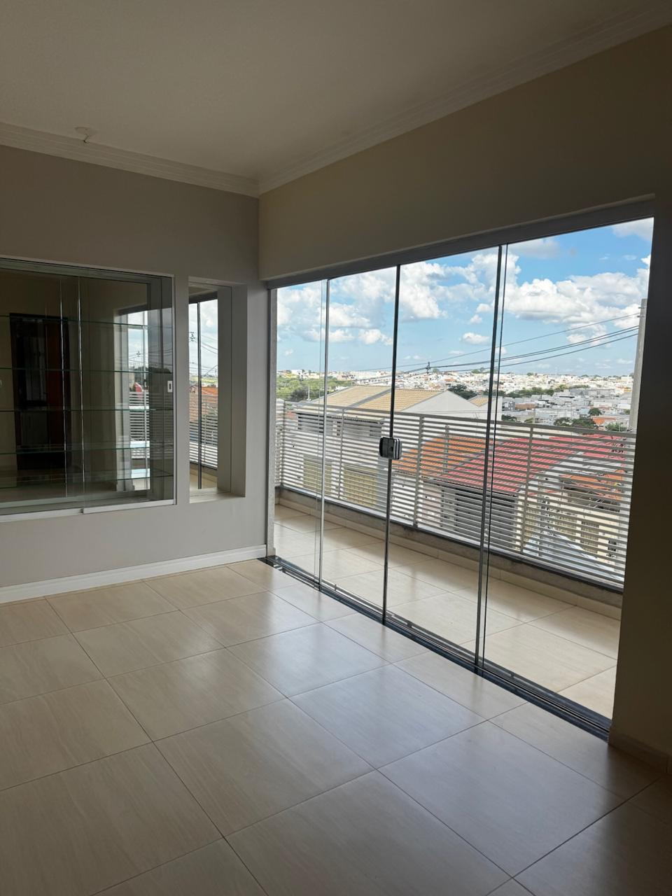 Apartamento no bairro Esplanada Primo Meneghetti à Venda