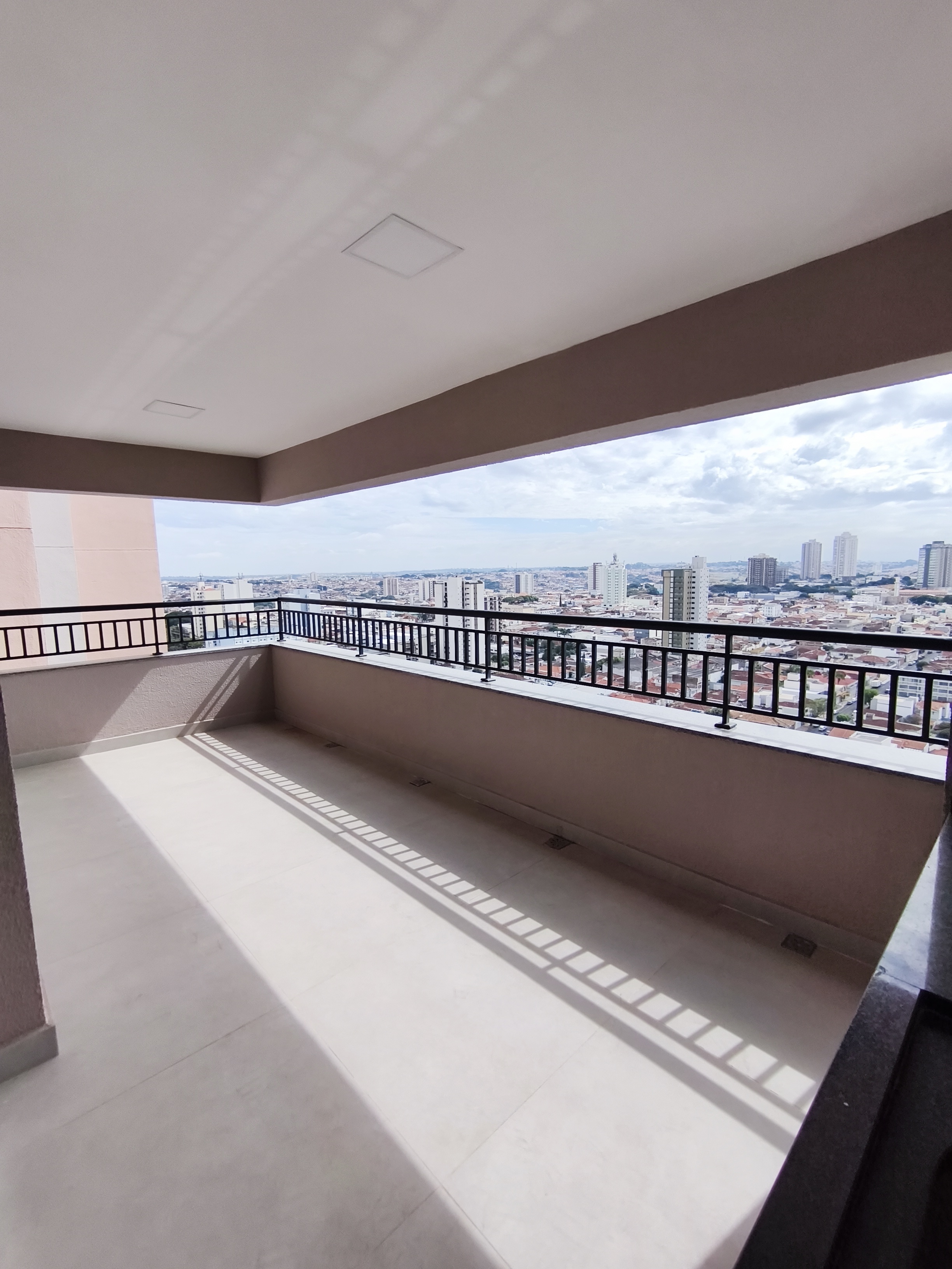 Apartamento em Floriano Residence à Venda
