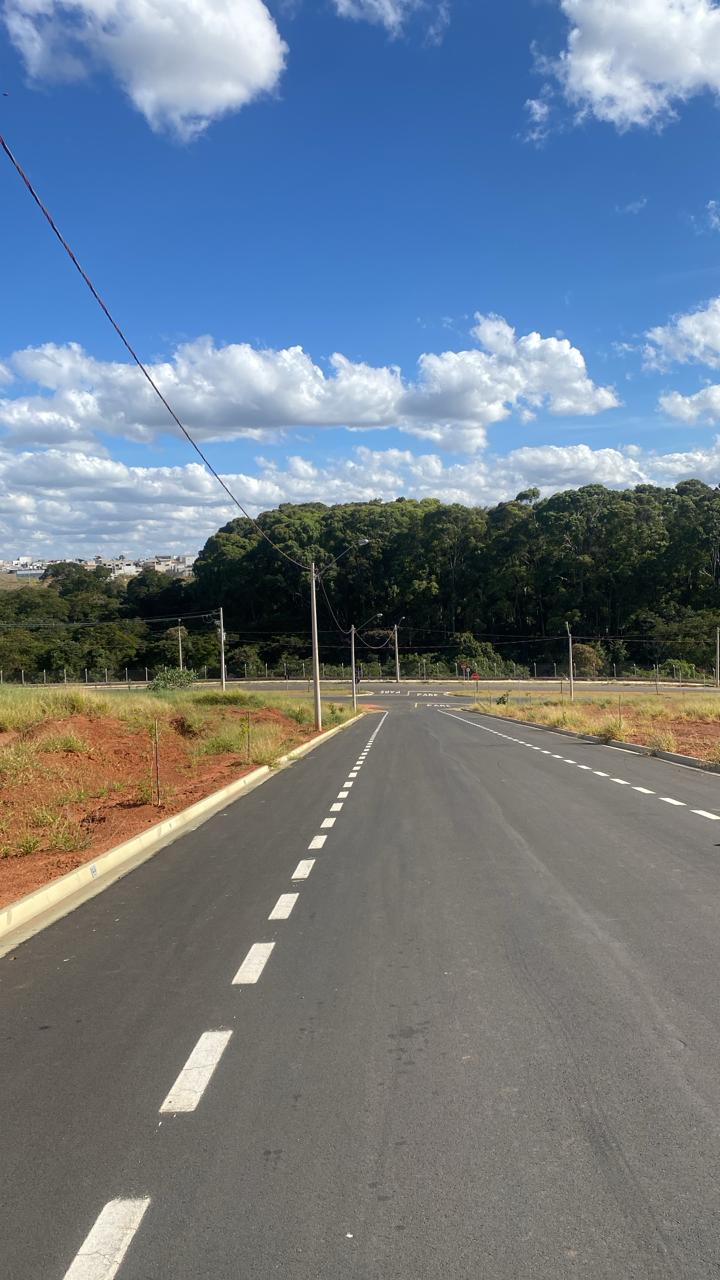 Terreno no bairro Jardim Portinari à Venda