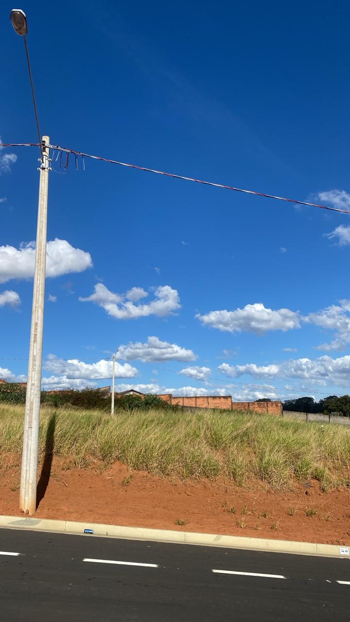 Terreno no bairro Jardim Portinari à Venda