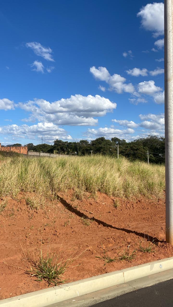 Terreno no bairro Jardim Portinari à Venda