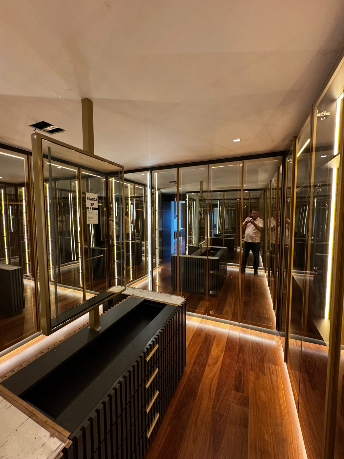 Apartamento em Condomínio Sirius à Venda