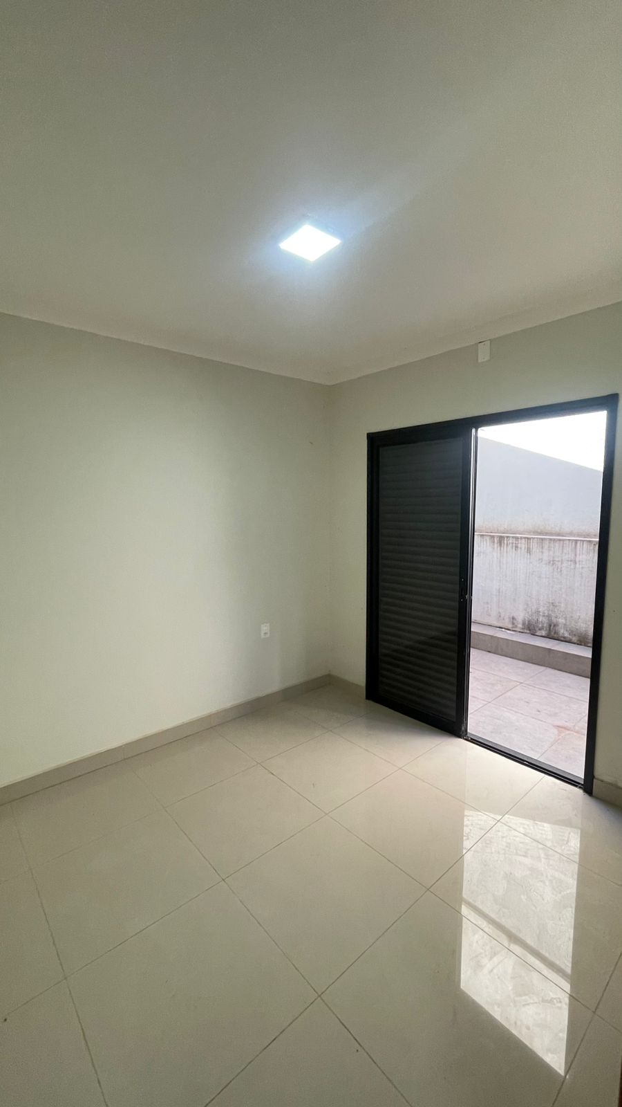 Apartamento no bairro Jardim Samello Woods à Venda