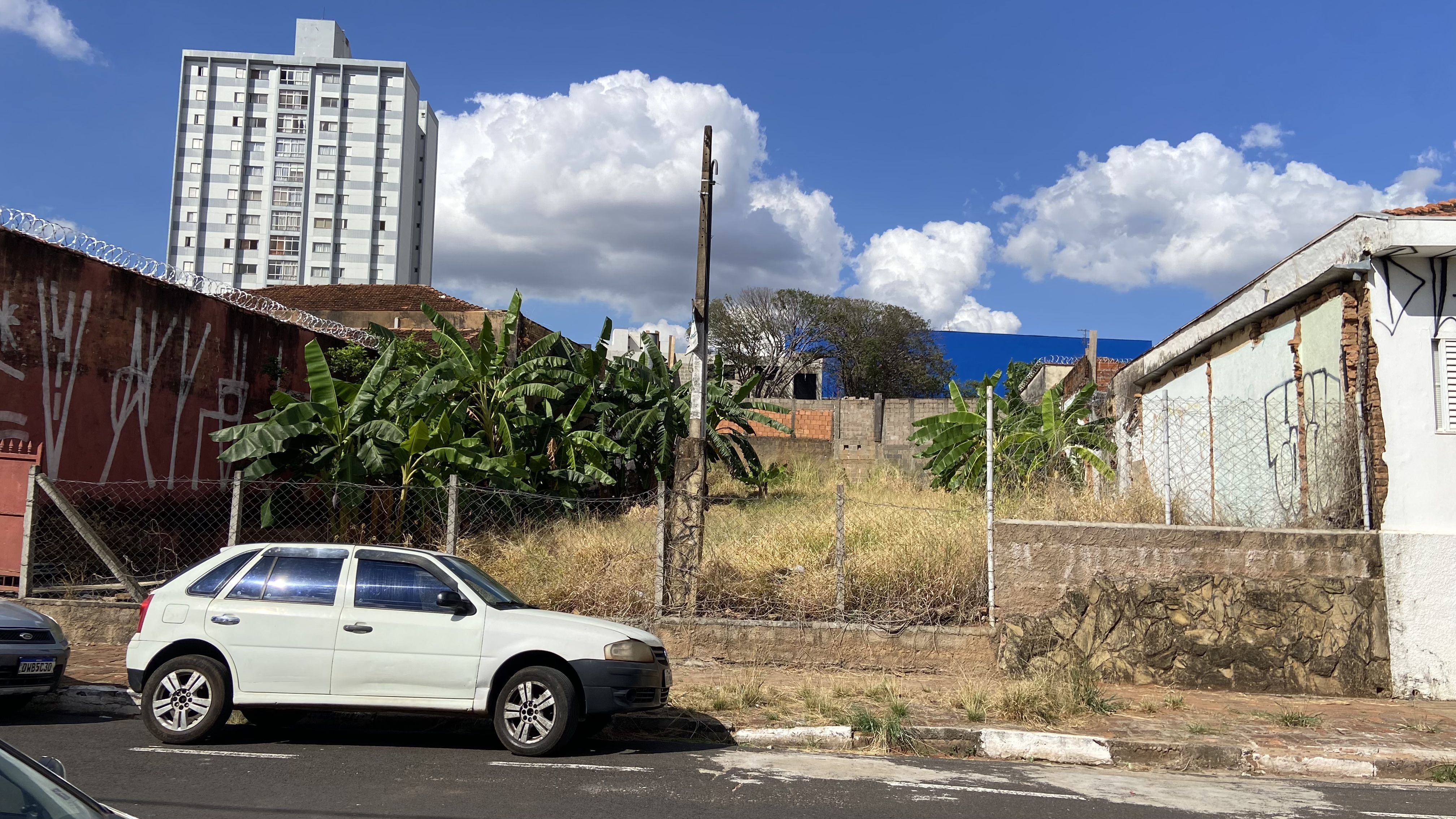 Terreno no Centro à Venda