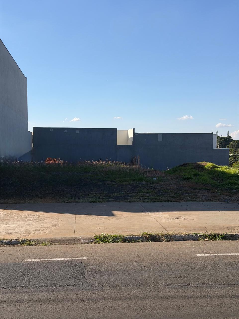 Terreno no bairro Jardim Noêmia à Venda