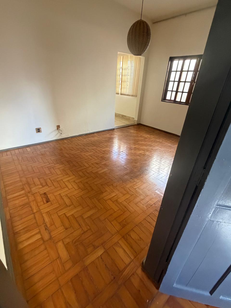 Casa no Centro à Venda