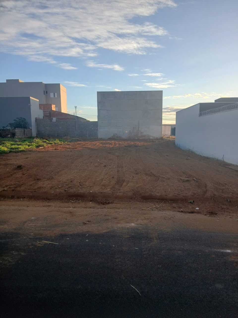 Terreno no bairro Jardim Adelinha à Venda