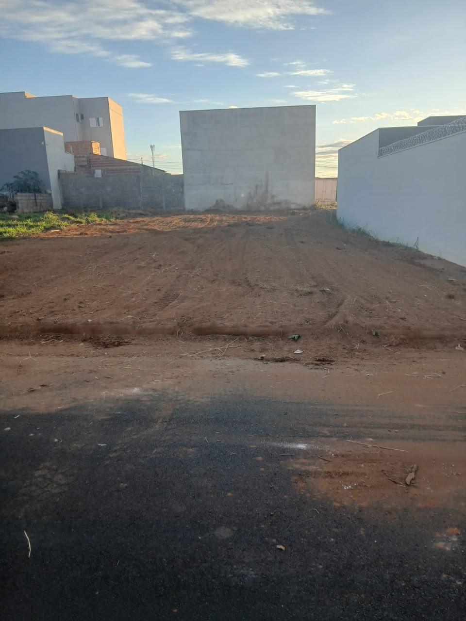 Terreno no bairro Jardim Adelinha à Venda