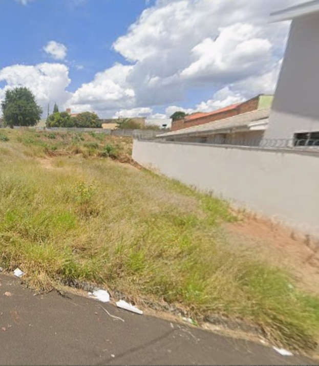 Terreno no bairro Vila Totoli à Venda