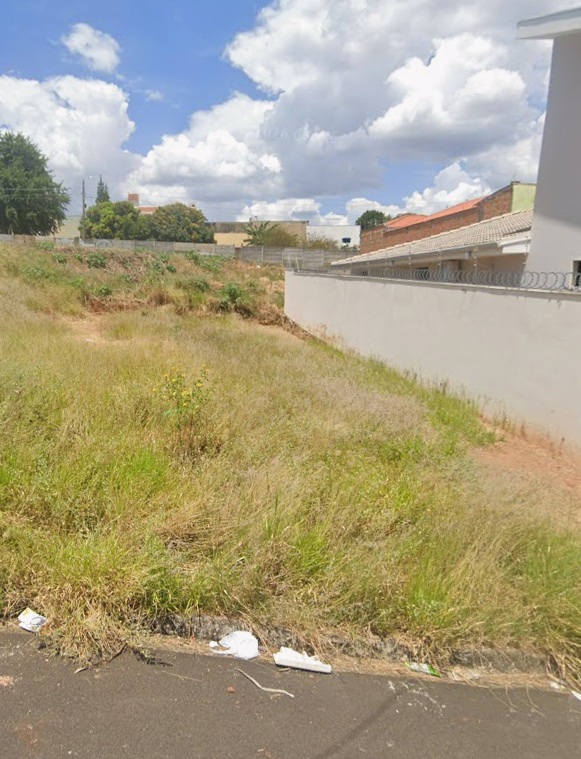 Terreno no bairro Vila Totoli à Venda