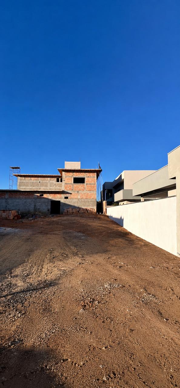Terreno no bairro Village Santa Georgina à Venda