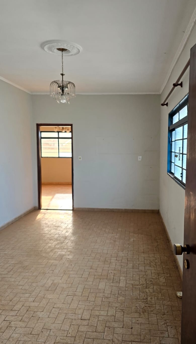 Casa no bairro Jardim Francano à Venda