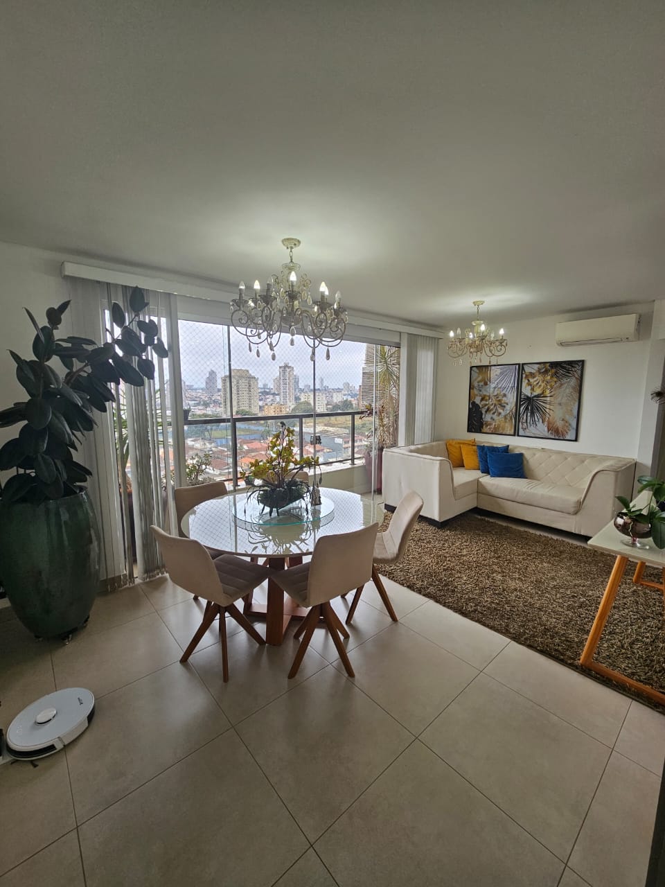 Apartamento no bairro Vila Industrial à Venda