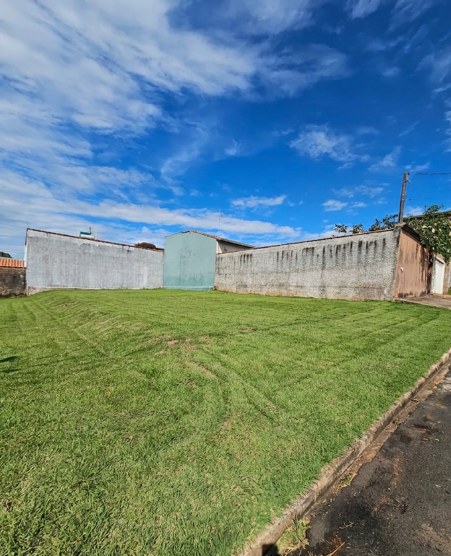 Terreno no bairro Jardim Noêmia à Venda