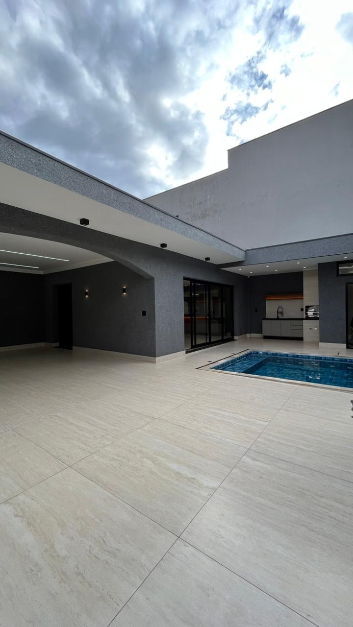 Casa no bairro Jardim Veneza à Venda