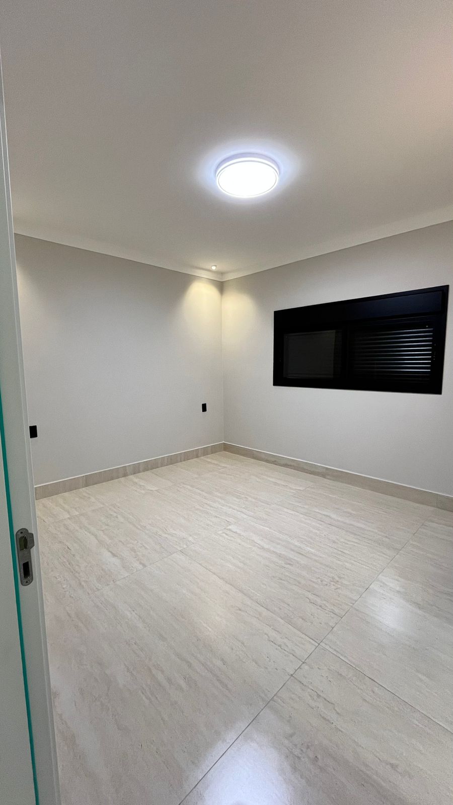 Casa no bairro Jardim Veneza à Venda