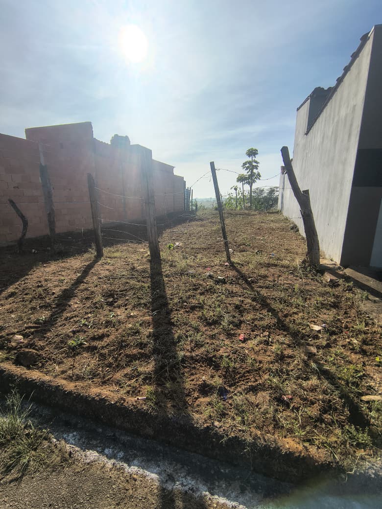 Terreno no bairro Jardim Palestina à Venda