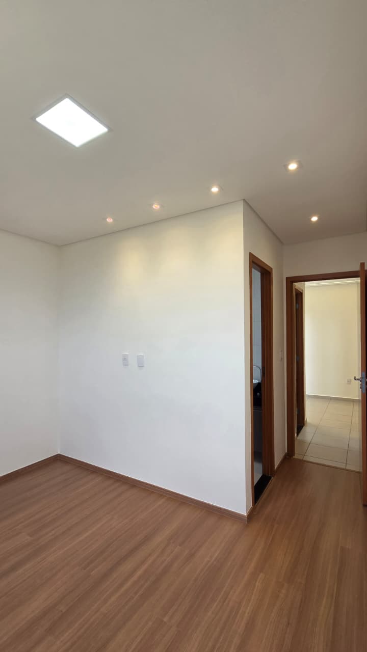 Apartamento no bairro Jardim Noêmia à Venda