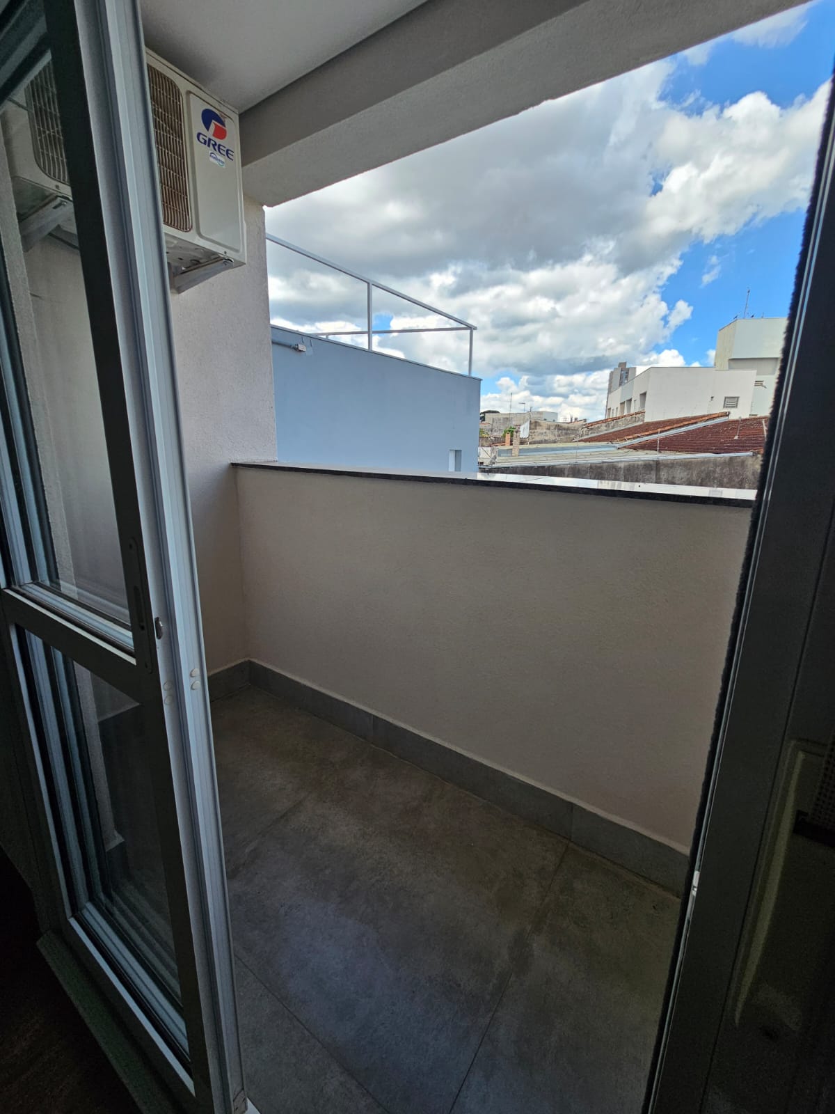 Apartamento no bairro Jardim Santana à Venda