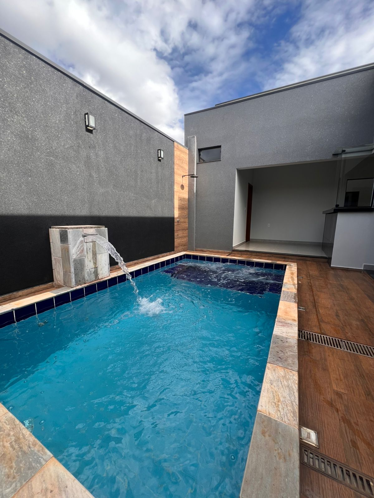 Casa no bairro Villagio Mundo Novo à Venda