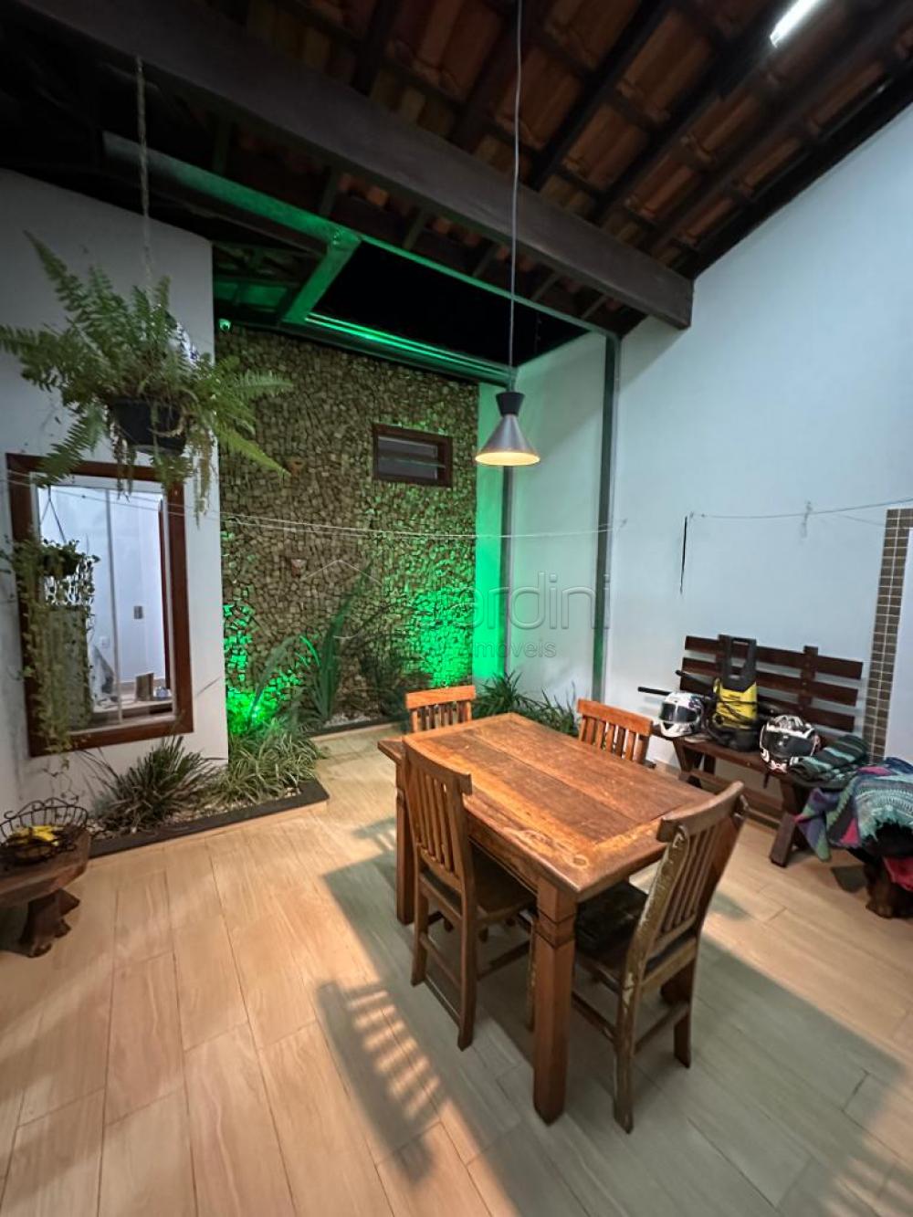 Casa no bairro Jardim Cambuí à Venda