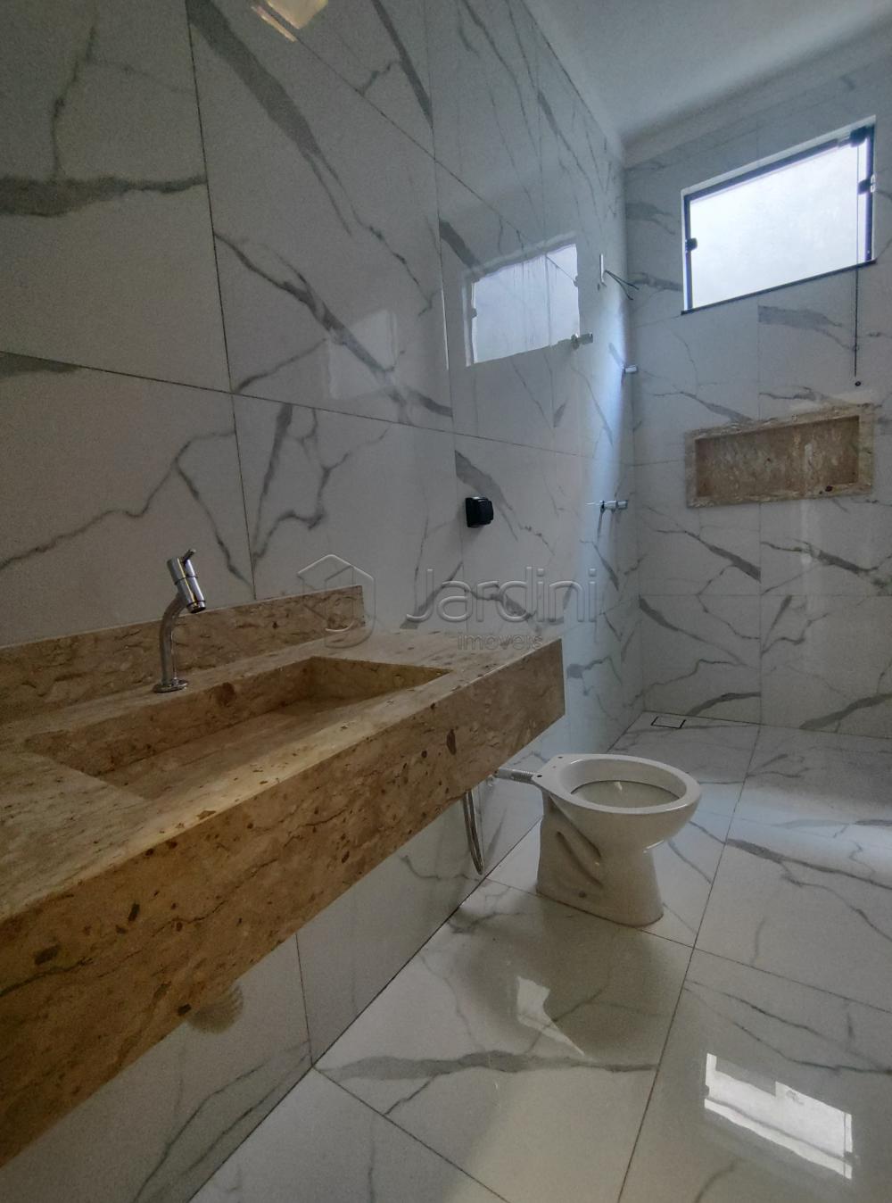 Casa Residencial a Venda no Polo Clube
