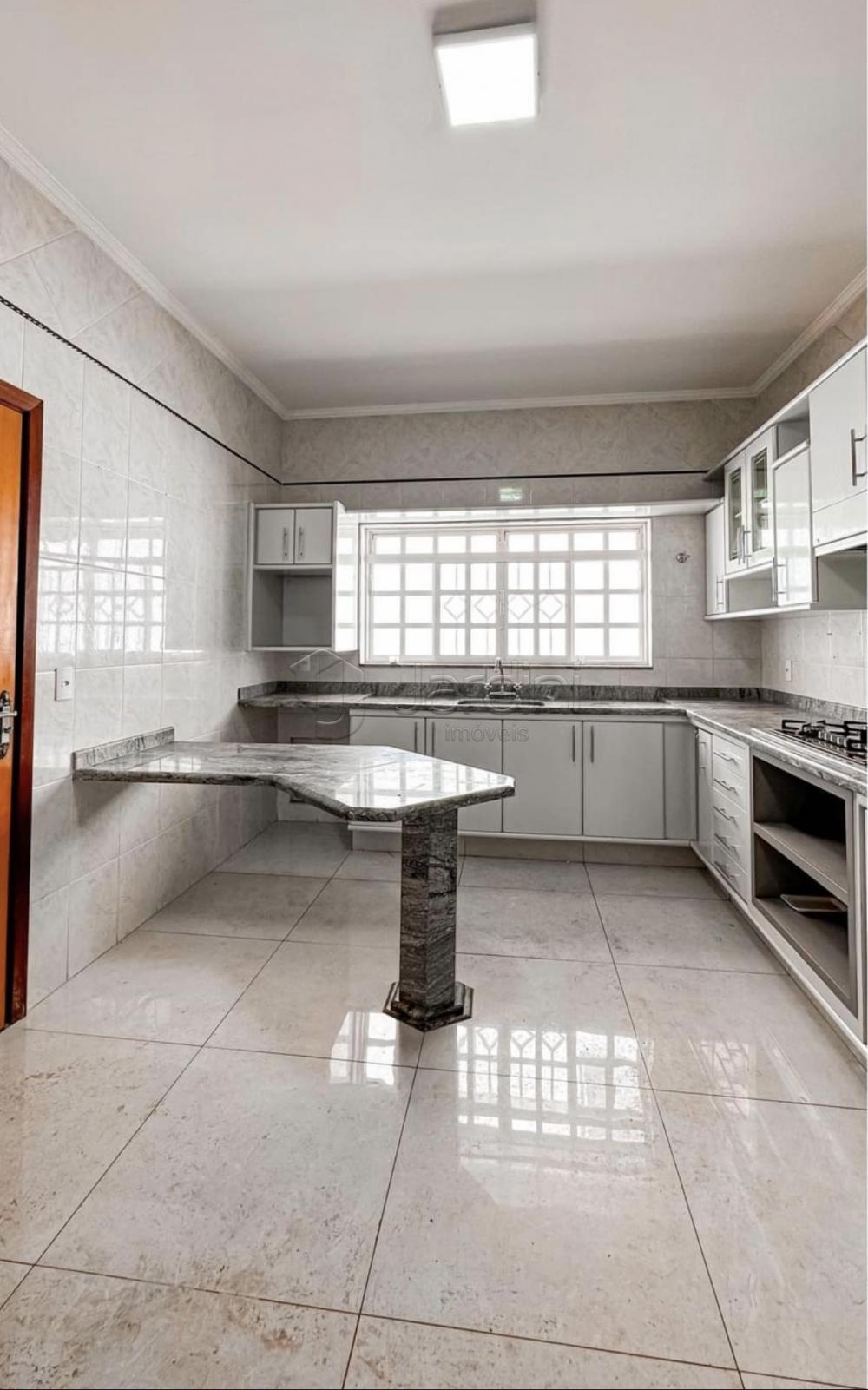 Casa Residencial a Venda no São José